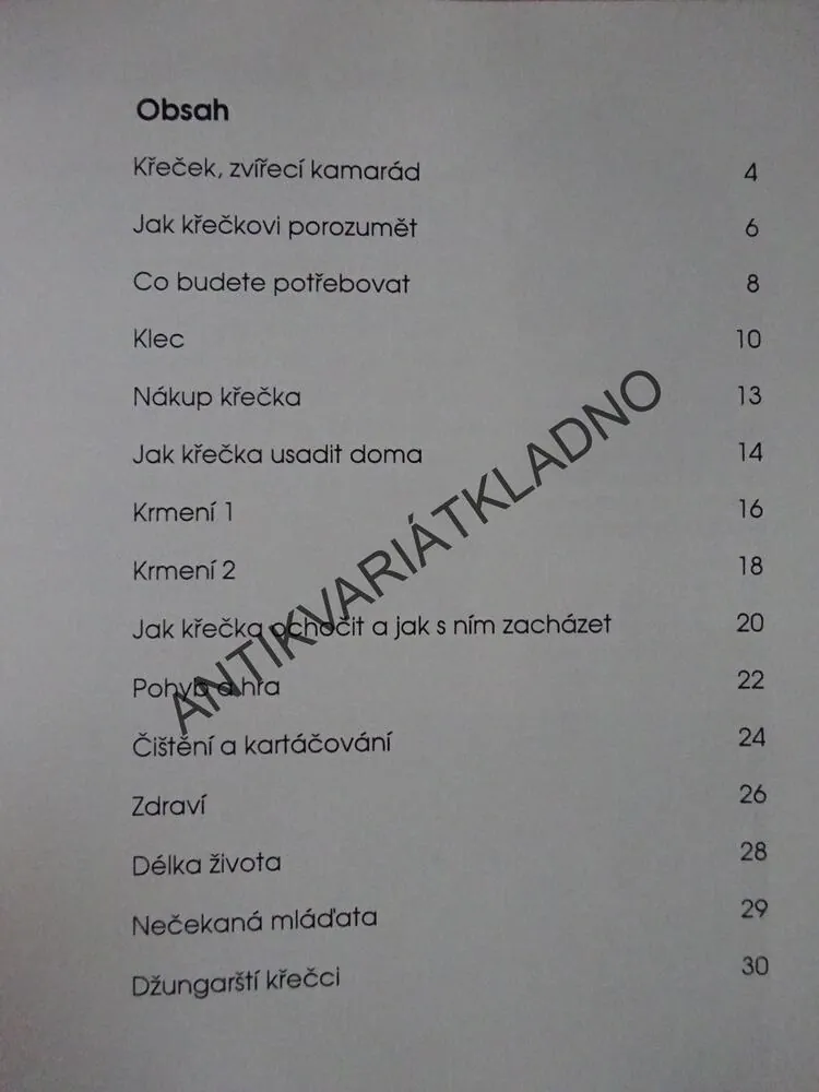 BYDLÍ S NÁMI KŘEČEK, HELENA PIERSOVÁ, **an