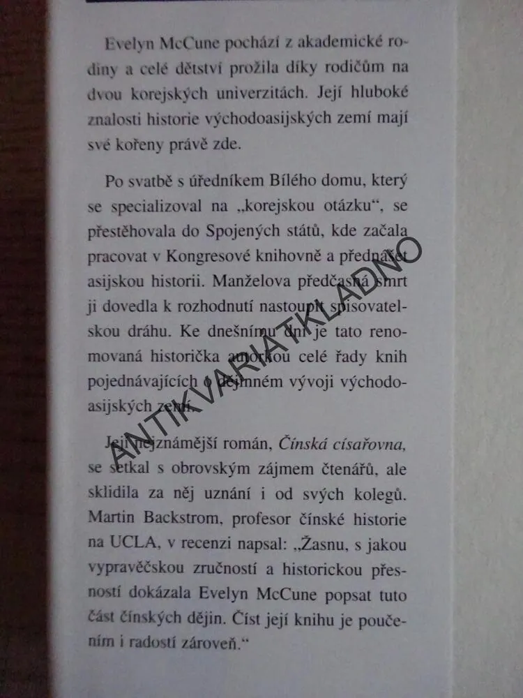 ČÍNSKÁ CÍSAŘOVNA, EVELYN MCCUNE, **an