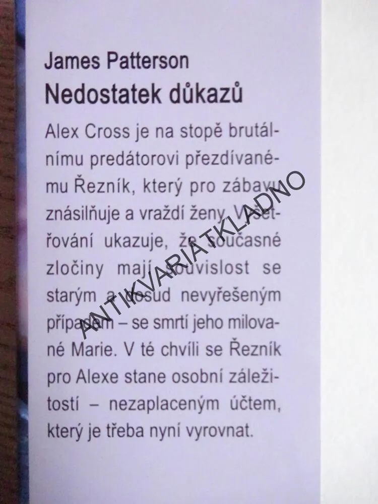 NEDOSTATEK DŮKAZŮ, JAMES PATTERSON, **an