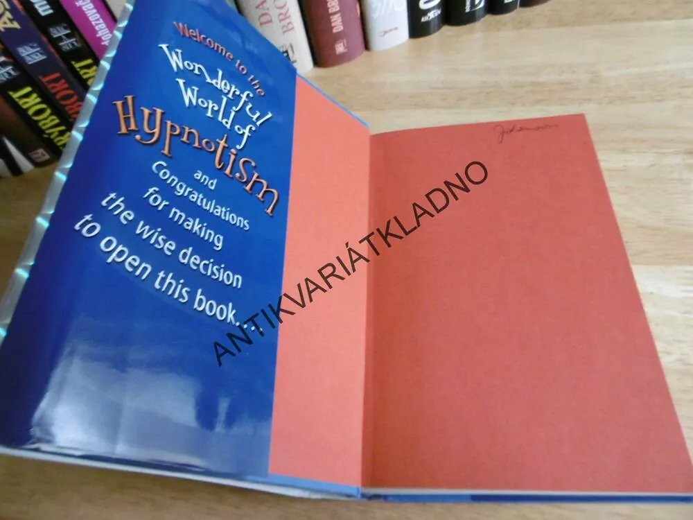 INCREDIBLE BOOK OF HYPNOTISM, MOLLY MOON´S, GEORGIA BYNS, ANGLICKY, **an