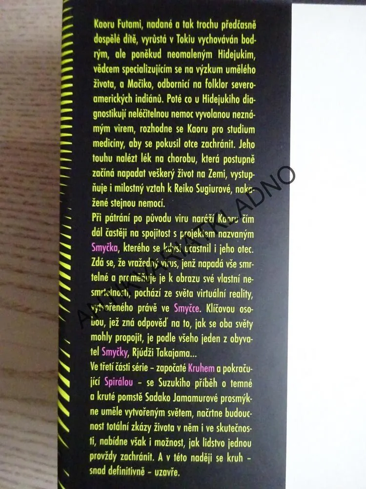 SMYČKA, KODŽI SUZUKI, **an