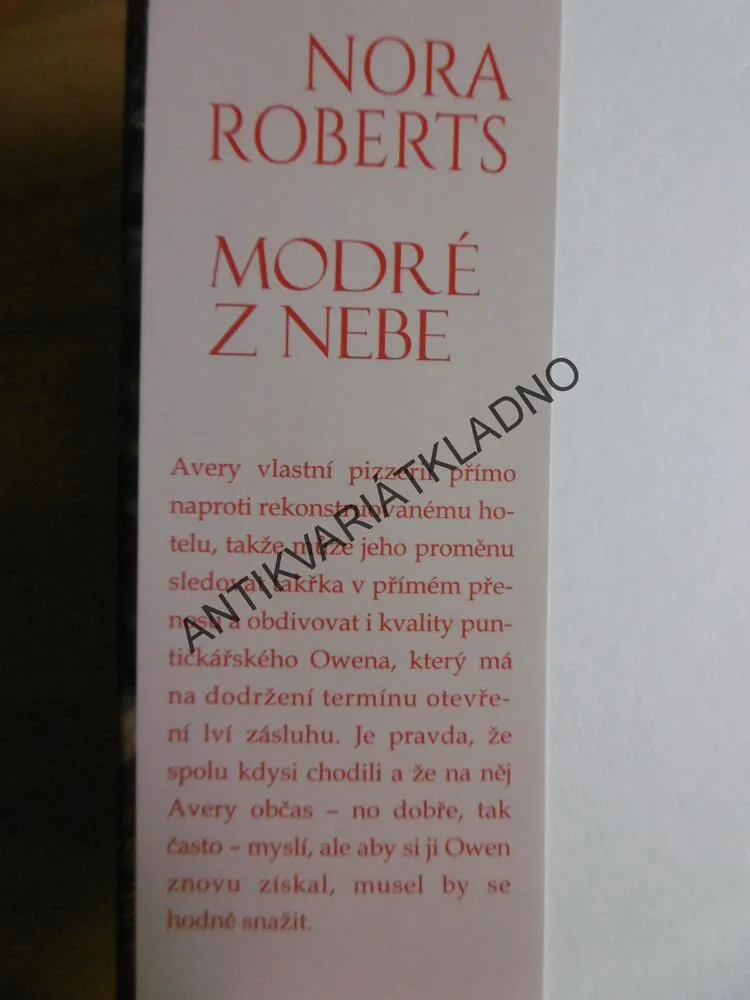 MODRÉ Z NEBE, NORA ROBERTS