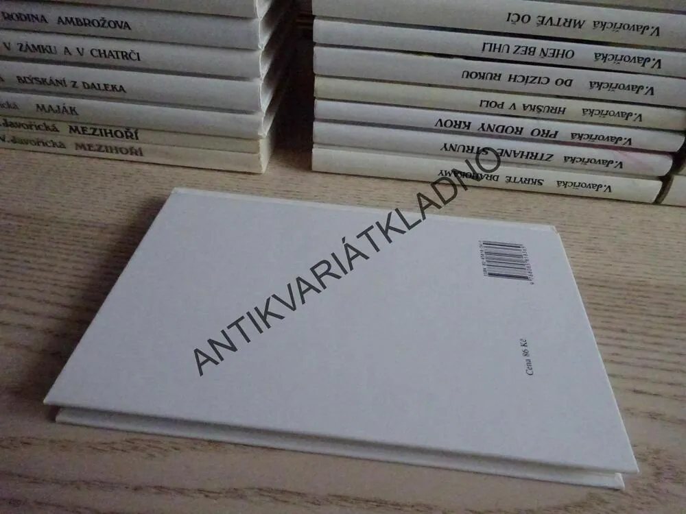 STŘÍBRNÁ STRUNA, VLASTA JAVOŘICKÁ, **an