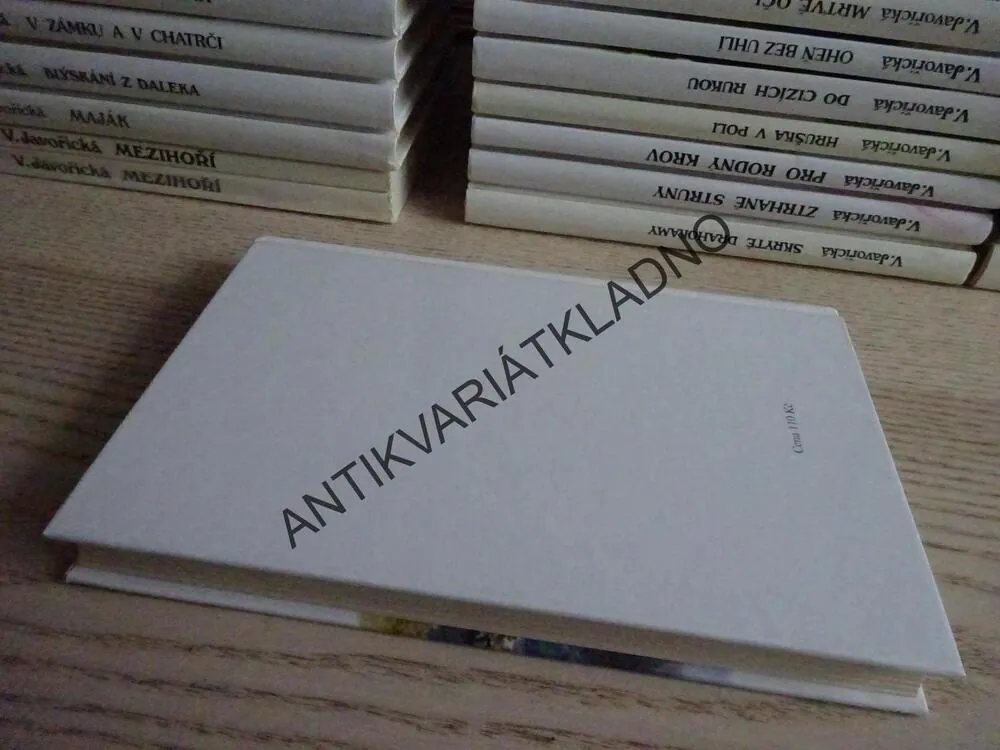 ZLATÝ PTÁČEK, VLASTA JAVOŘICKÁ, **an