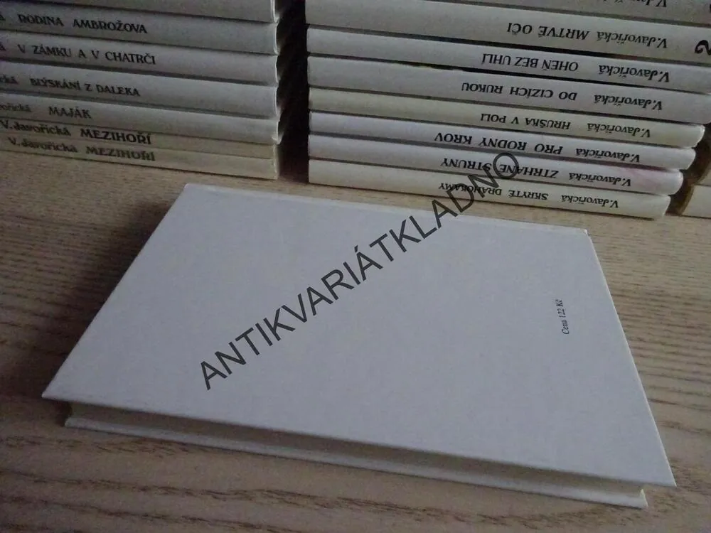 MODRÉ ZVONKY, VLASTA JAVOŘICKÁ, **an