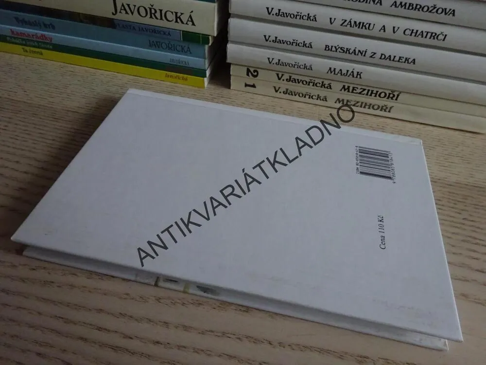 ZTRHANÉ STRUNY, VLASTA JAVOŘICKÁ, **an
