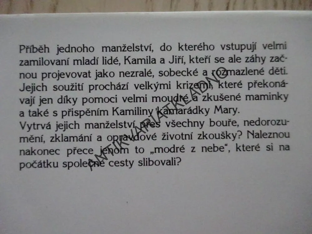 MODRÉ Z NEBE, VLASTA JAVOŘICKÁ, **an