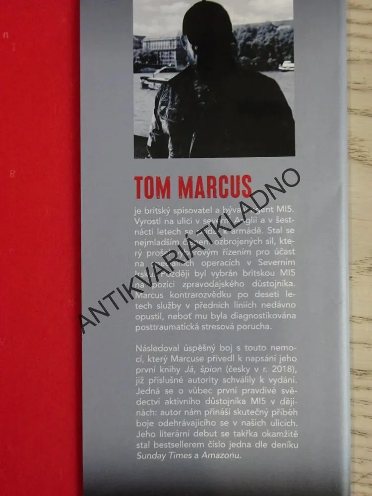 ZAJMI NEBO ZABIJ, TOM MARCUS, BÝVALÝ AGENT M15, **an