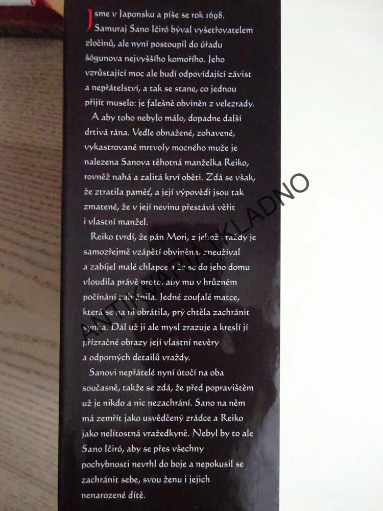 RUDÁ CHRYZANTÉMA, LAURA JOH ROWLANDOVÁ, **an