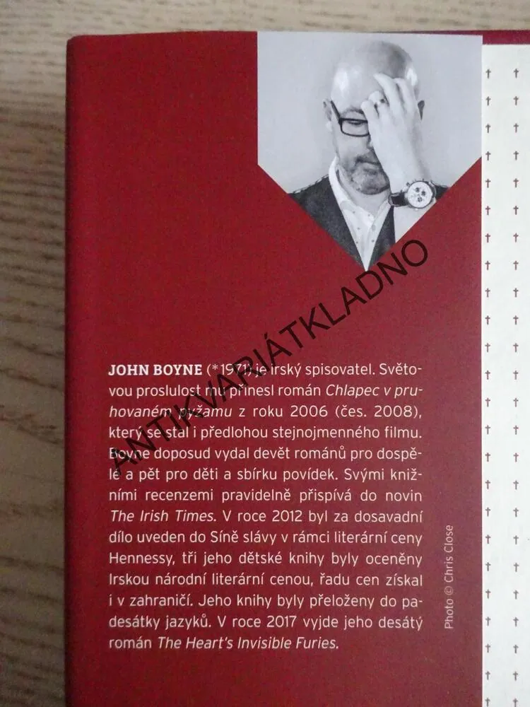 V TOMTO DOMĚ STRAŠÍ, JOHN BOYNE, **an