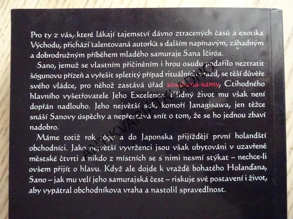CESTA ZRADY, LAURA JOH ROWLANDOVÁ, **an