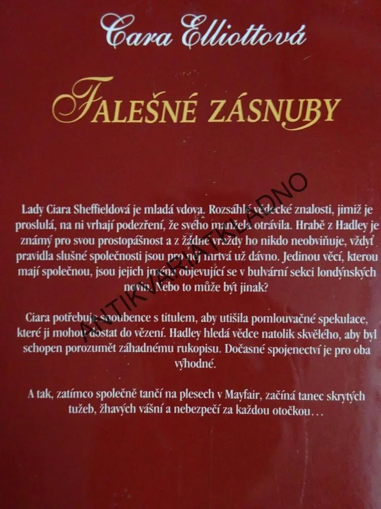 FALEŠNÉ ZÁSNUBY, CARA ELLIOTTOVÁ, **an