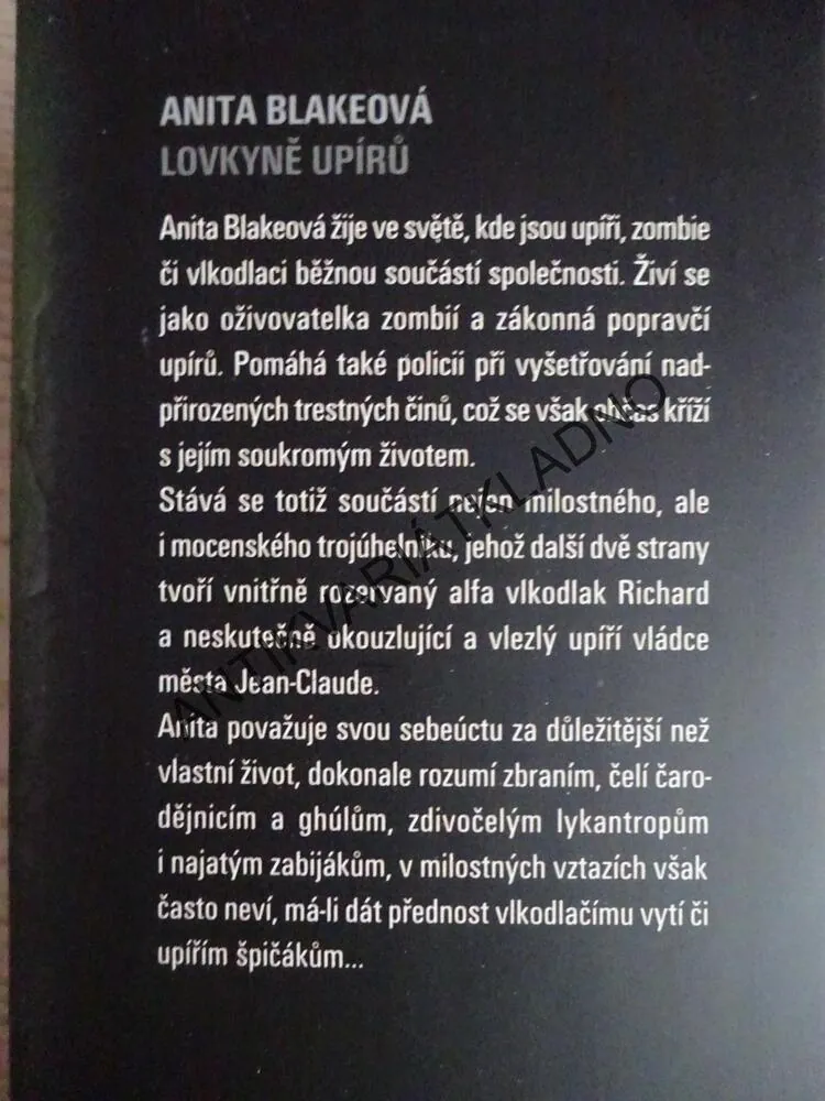 OBSIDIÁNOVÝ MOTÝL, ANITA BLAKE, LAURELL K. HAMILOTONOVÁ, **an