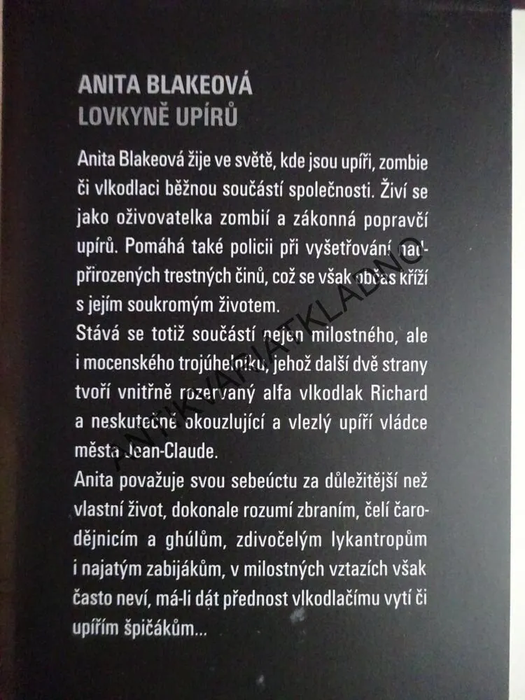 DANSE MACABRE, ANITA BLAKE, LAURELL K. HAMILOTONOVÁ, **an