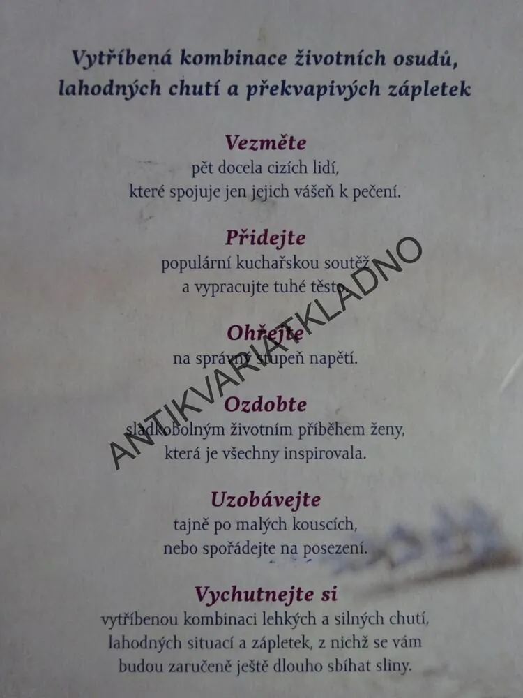 LÁSKA S CHUTÍ MAKRONKY, SARAH VAUGHANOVÁ, **an