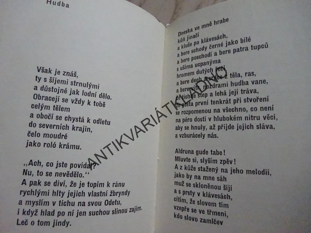 ORTELY A MILOSTI, OLDŘICH MIKULÁŠEK, **an