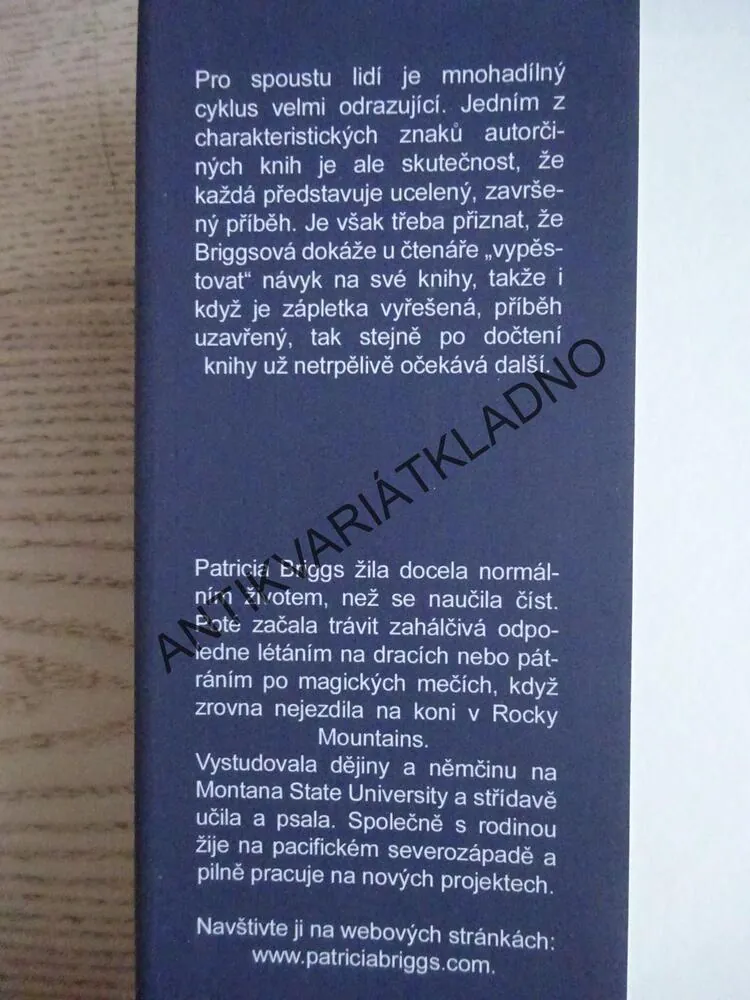MĚSÍČNÍ PÍSEŇ, PATRICIA BRIGGS, **an