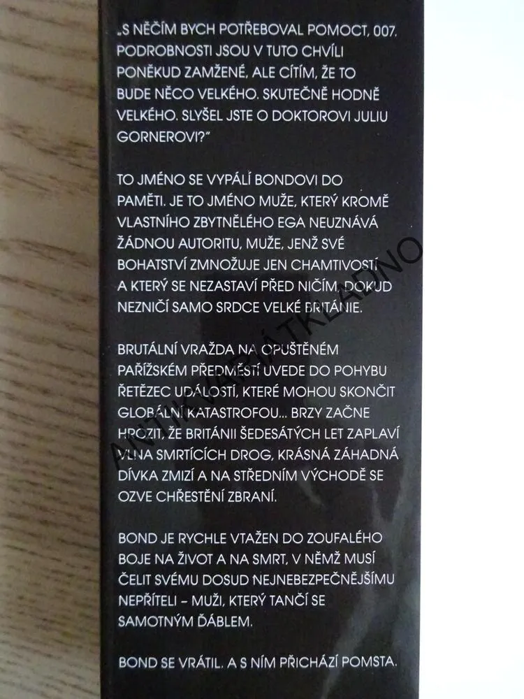 PEKLO PRO ZVANÉ, JAMES BOND, SEBASTIAN FAULKS, **an