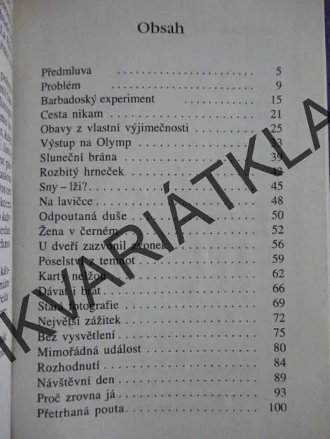 SKRYTÉ SÍLY, CHARLES FORTH, **an