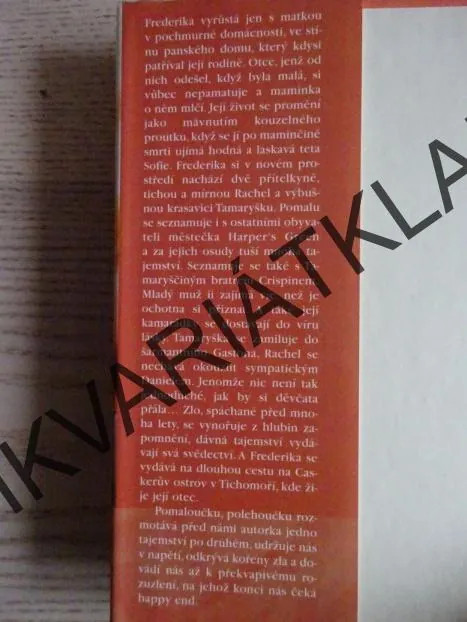 SEDMERO TAJEMSTVÍ, VICTORIA HOLTOVÁ, **an