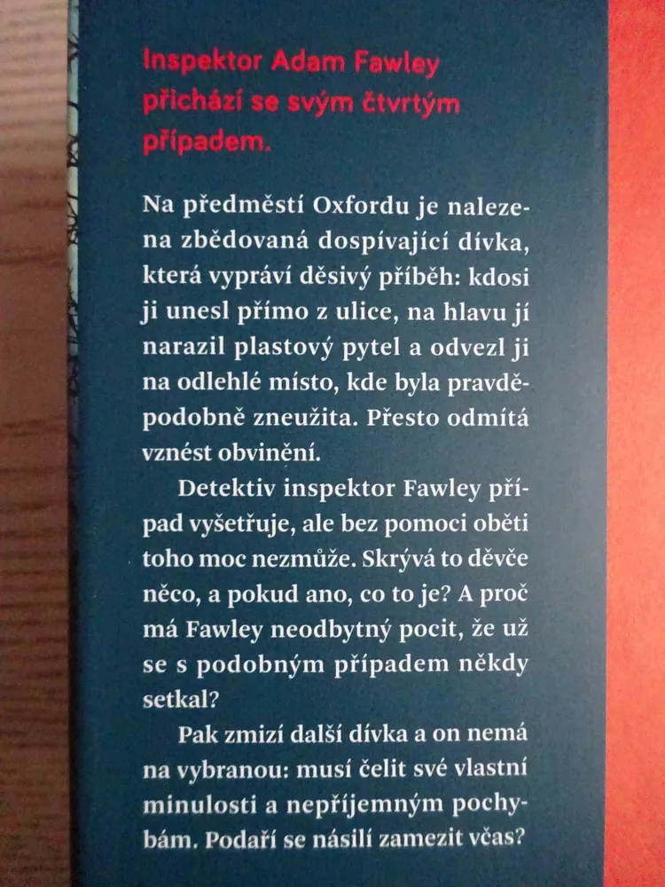 TAKOVÝ HNĚV, CARA HUNTEROVÁ, **an