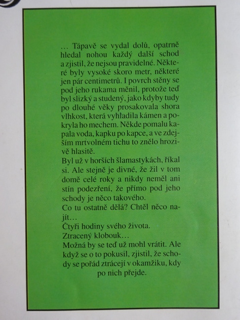 DĚS, L. RON HUBBARD, **an