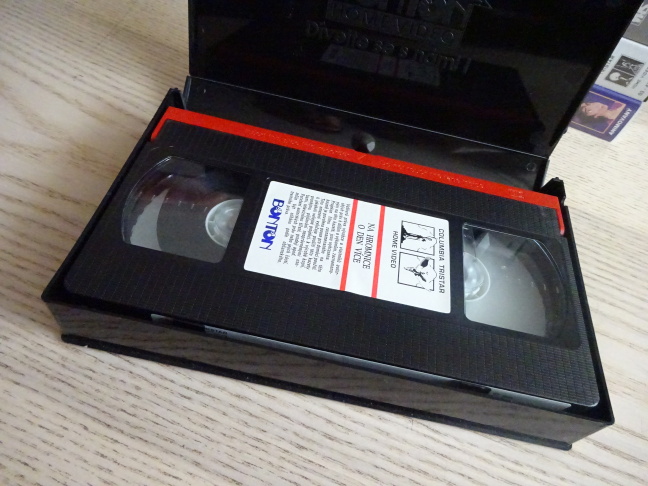 NA HROMNICE O DEN VÍCE, BILL MURRAY, ANDIE MACDOWELL, VHS VIDEOKAZETA