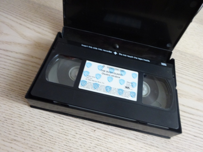 THE BODYGUARD, OSOBNÍ STRÁŽCE, KEVIN COSTNER, WHITNEY HOUSTON, VHS VIDEOKAZETA