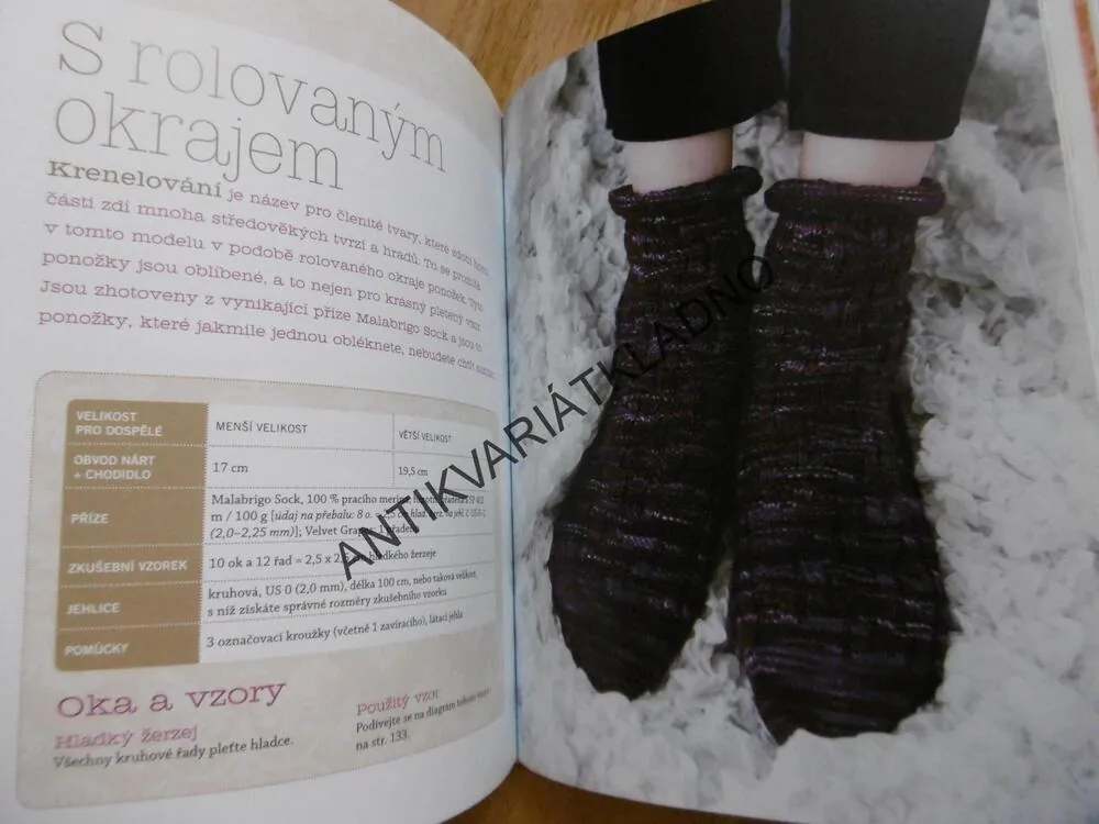PLETEME DVĚ PONOŽKY NAJEDNOU, OD ŠPIČKY,