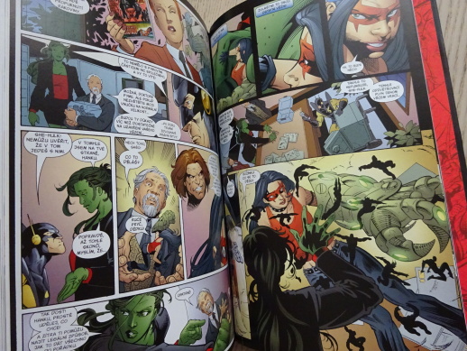 SHE-HULK: SVOBODNÁ, ÚSPĚŠNÁ, ZELENÁ, MARVEL KOMIKS 30, **an