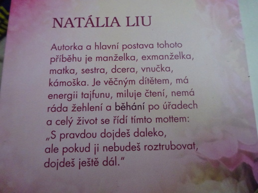 SEJDEME SE NA SVATBĚ, NATÁLIA LIU, **an