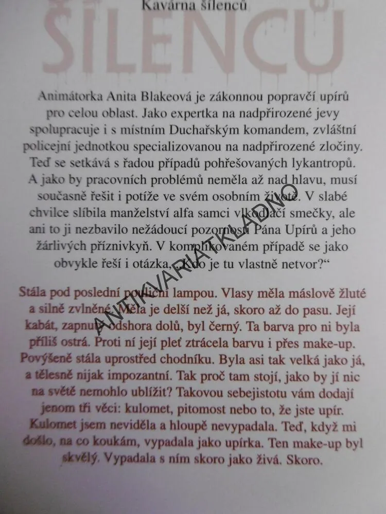 KAVÁRNA ŠÍLENCŮ, LAURELL K. HAMILTONOVÁ, **an