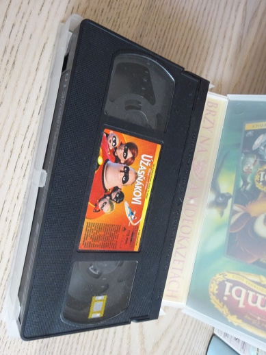 ÚŽASŇÁKOVI, WALT DISNEY, PIXAR, VHS VIDEOKAZETA