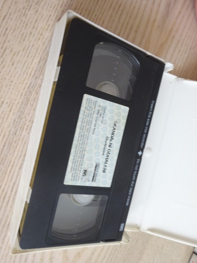 SKANDÁLNÍ ODHALENÍ, VHS VIDEOKAZETA