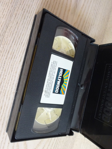 4% MUŽ V AKCI, VHS VIDEOKAZETA