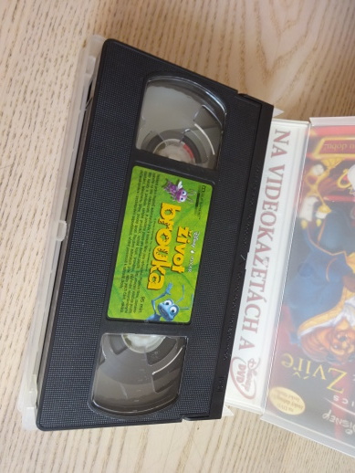 ŽIVOT BROUKA, WALT DISNEY, PIXAR, VHS VIDEOKAZETA