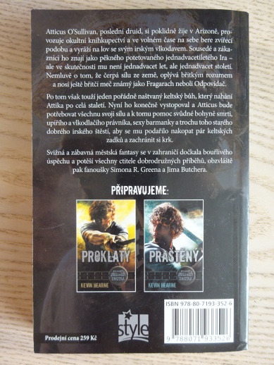 PROHNANÝ, KEVIN HEARNE, **an