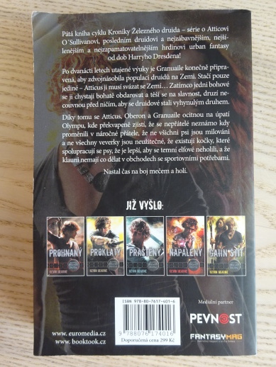 NAHRANÝ, KEVIN HEARNE, **an