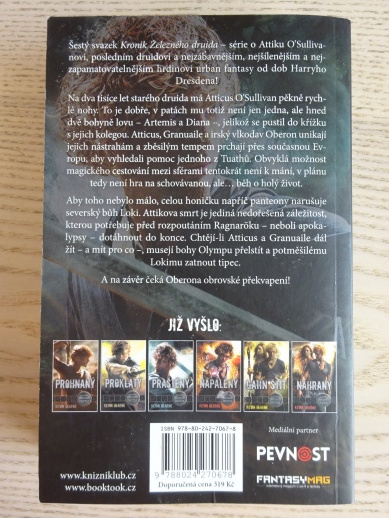 UŠTVANÝ, KEVIN HEARNE, **an