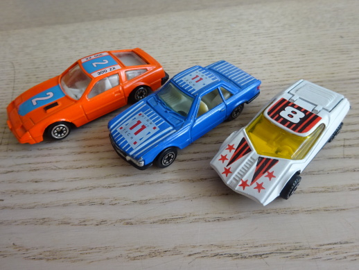 ZÁVODNÍ AUTOMOBIL 1/70, AUTÍČKO, HRAČKA, 3 KUSY