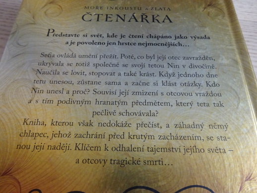 ČTENÁŘKA, TRACI CHEE, **an