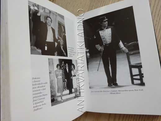 SOUKROMÝ ŽIVOT BOŽSKÝCH PĚVCŮ, PLÁCIDO DOMINGO, LUCIANO PAVAROTTI, JOSÉ CARRERAS, MARCIA LEWISOVÁ, **an