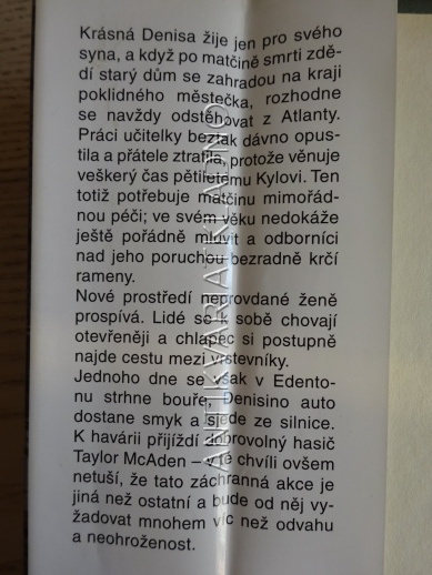 ÚTĚK DO SAMOTY, NICHOLAS SPARKS, **an