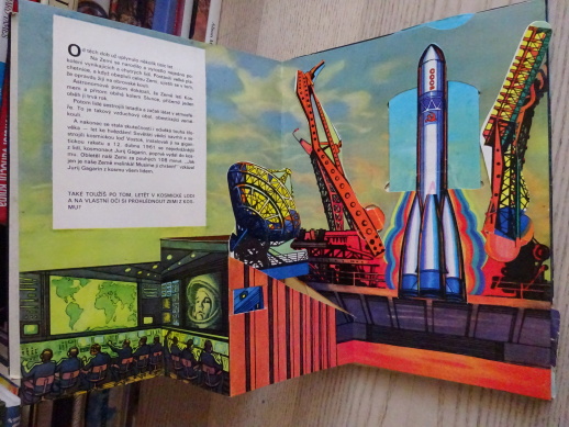 VZHŮRU DO KOSMU, SEVASŤJANOV, **an