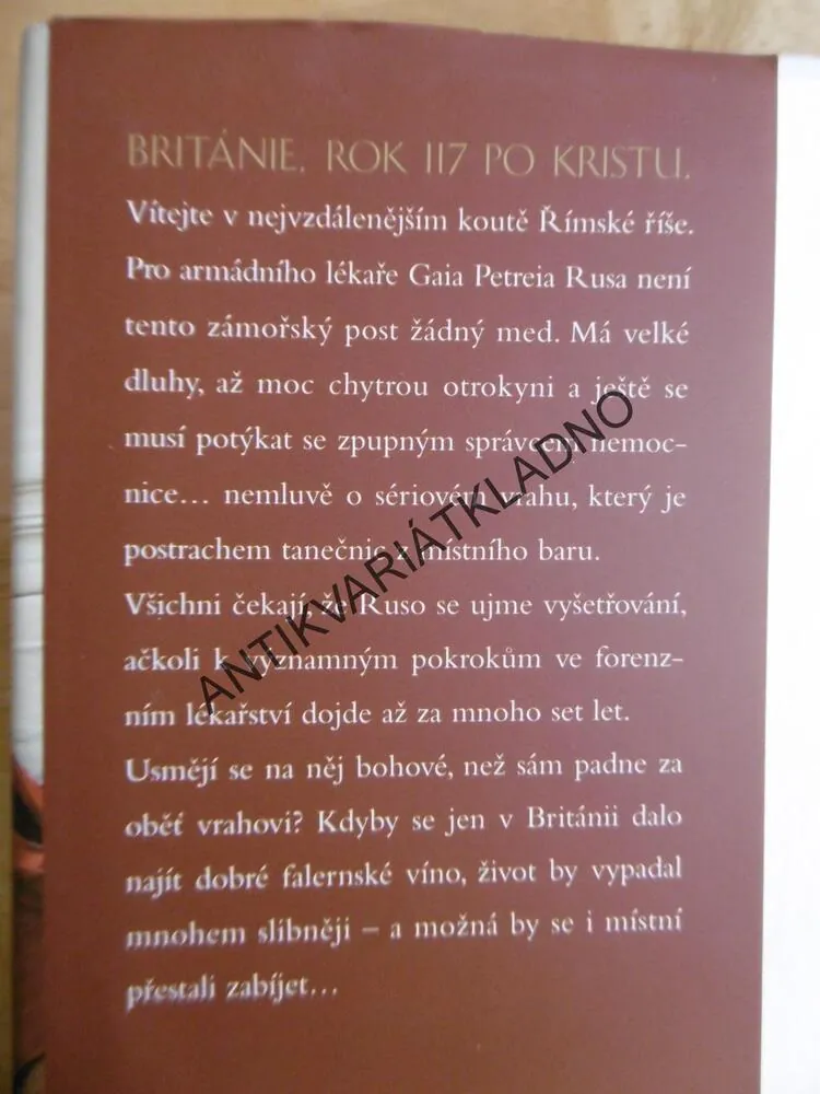 RUSO A MIZEJÍCÍ TANEČNICE, RUTH DOWNIE, **an