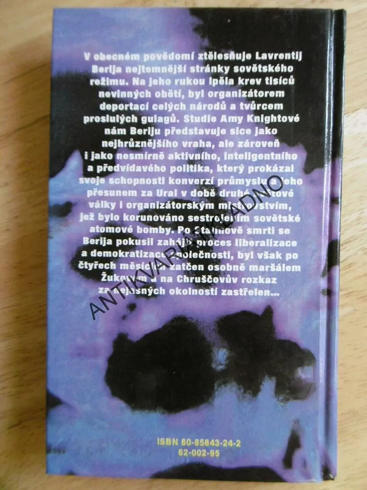 BERIJA, STALINŮV POBOČNÍK, AMY KNIGHT, **an