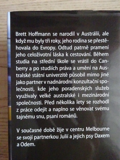 ZÁVOD SE SMRTÍ, BRETT HOFFMANN, **an