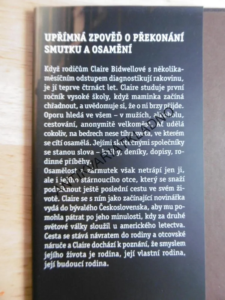PLAVAT SE ŽRALOKY, CLAIRE BIDWELL SMITHOVÁ, **an