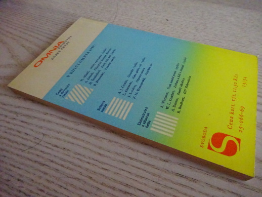 NEBESKÉ PASTVINY, JOHN STEINBECK, **an