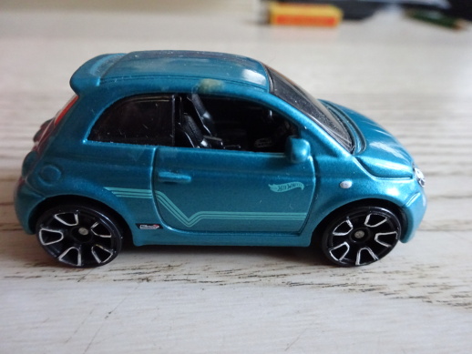 FIAT 500e, AUTÍČKO, HRAČKA, HOT WHEELS, MATTEL